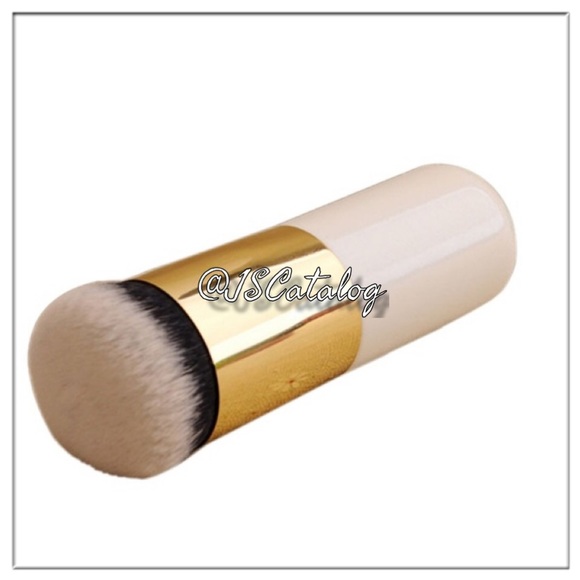 NEW Mini Makeup Blending Brush - Picture 3 of 6